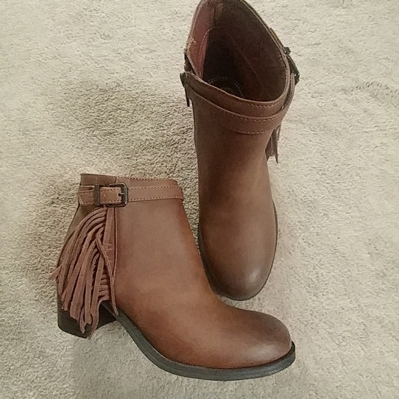 Circus by Sam Edelman Jolie Fringe Boots NWOB - Picture 3 of 5